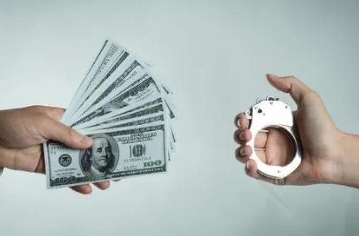 集资诈骗和非法吸收公众存款有什么区别?集资诈骗案件在哪里报案?