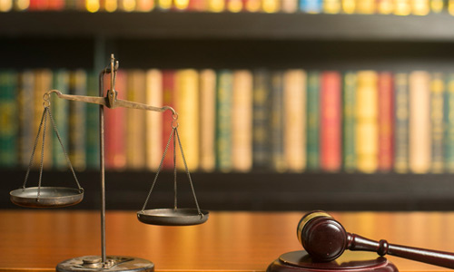 刑事判决书送达给谁?